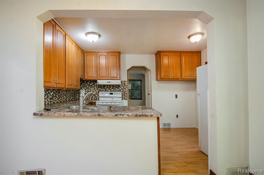 8344 Ellis Road, Clarkston, MI 48348 — Photo 15