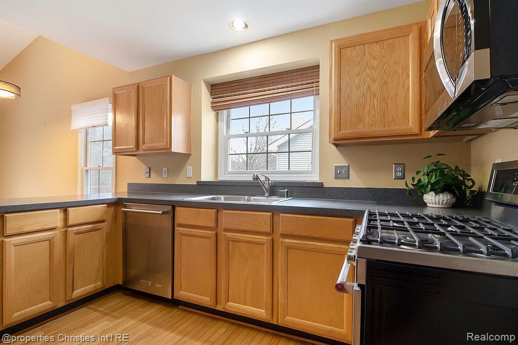 7487 GREEN MEADOW Lane, Canton, MI 48187 — Photo 2