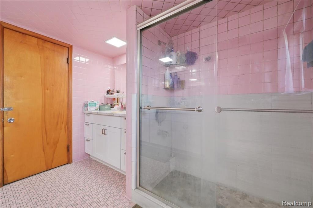 8565 POTOMAC Street, Center Line, MI 48015 — Photo 13
