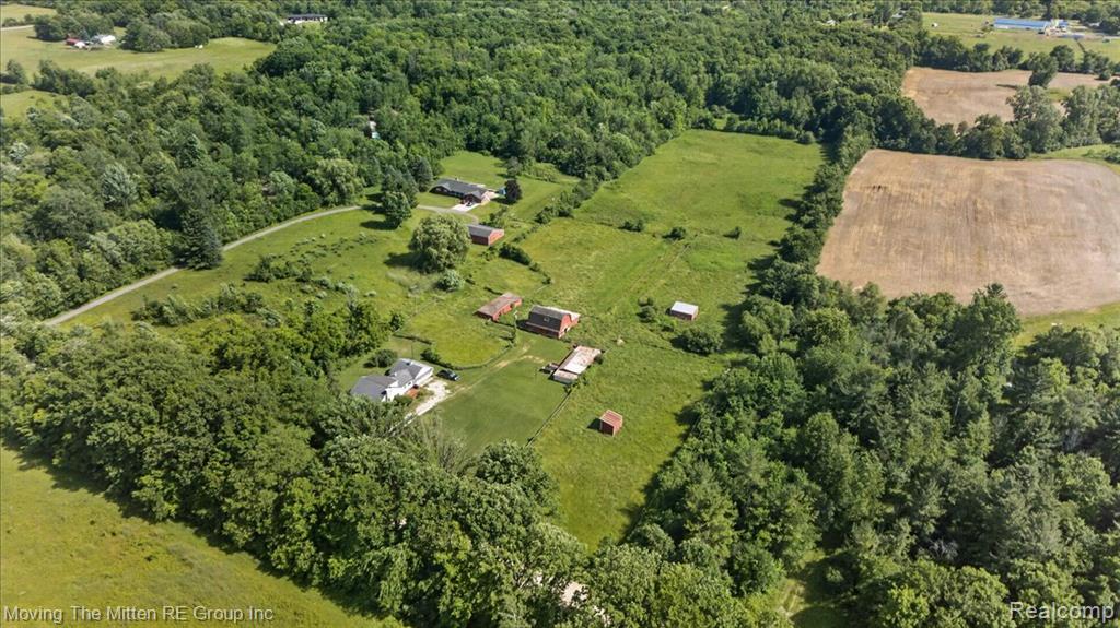 6390 Brookville Road, South Lyon, MI 48178 — Photo 33