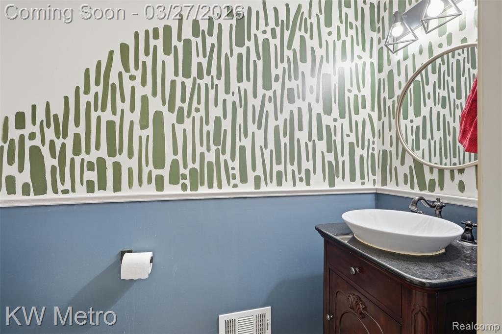 7598 Ring Neck Drive, Waterford, MI 48327 — Photo 12