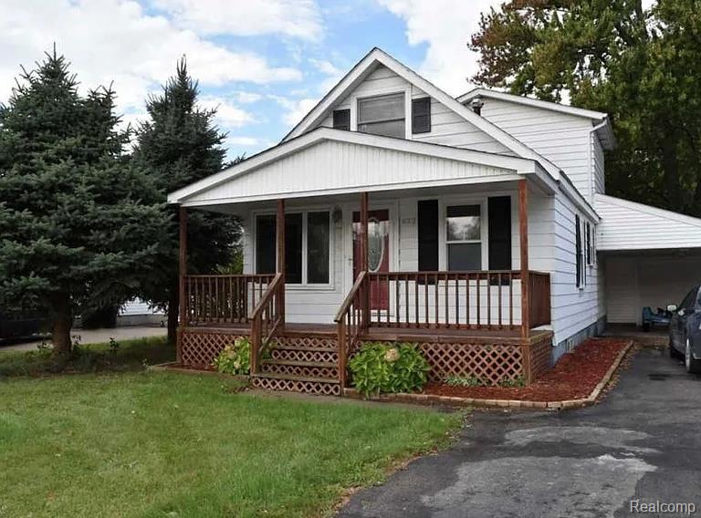 622 Saint Paul Street, Marysville, MI 48040 — front exterior