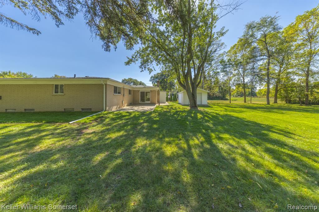 5355 CHURCH HILL Drive, Troy, MI 48085 — Photo 23