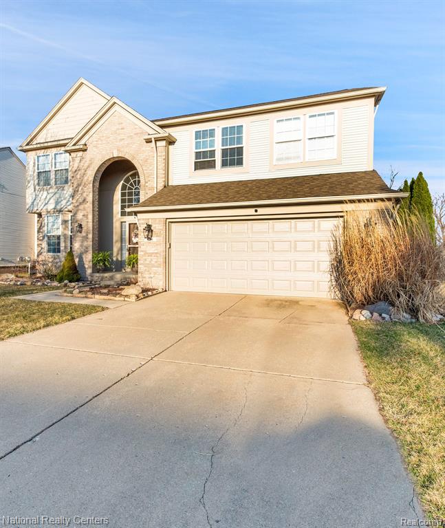 784 HIDDEN CREEK Drive, South Lyon, MI 48178 — Photo 2