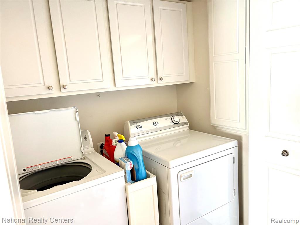 7053 Magnolia Lane, Waterford, MI 48327 — Photo 17