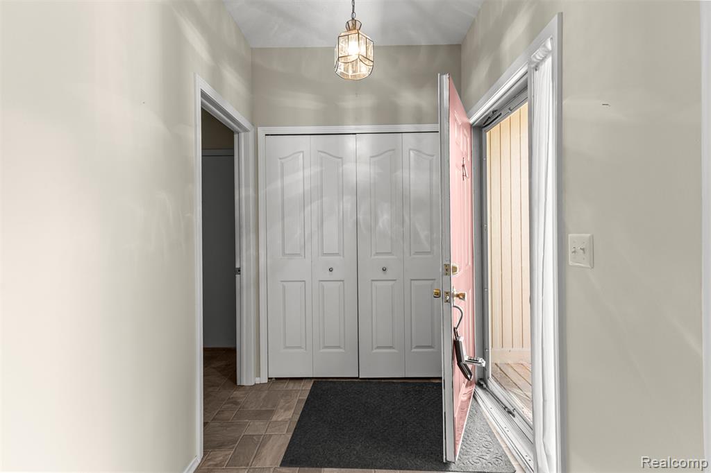 6546 Quail Run Circle, Westland, MI — Photo 3