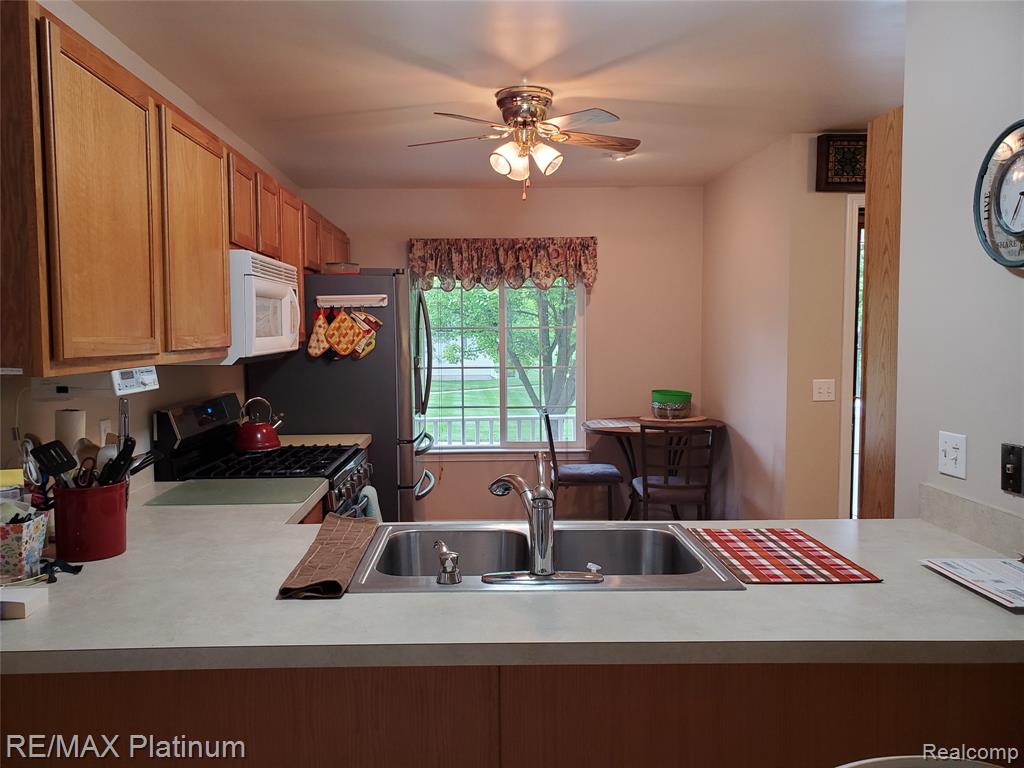 2285 Spartans Trail NW, 17, Pinckney, MI 48169 — Photo 7