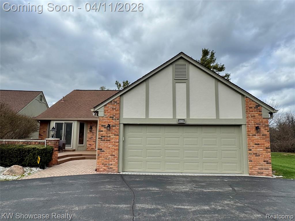 30604 Ramblewood Club Drive, Farmington, MI 48331 — Photo 2