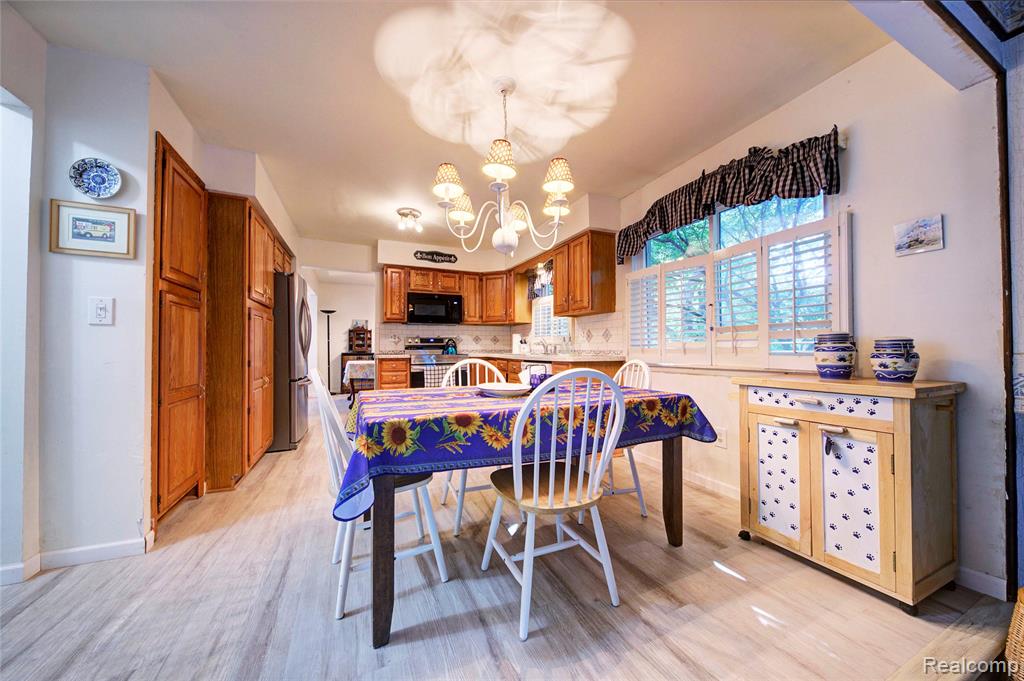 42437 Majestic Court, Canton, MI 48188 — Photo 18