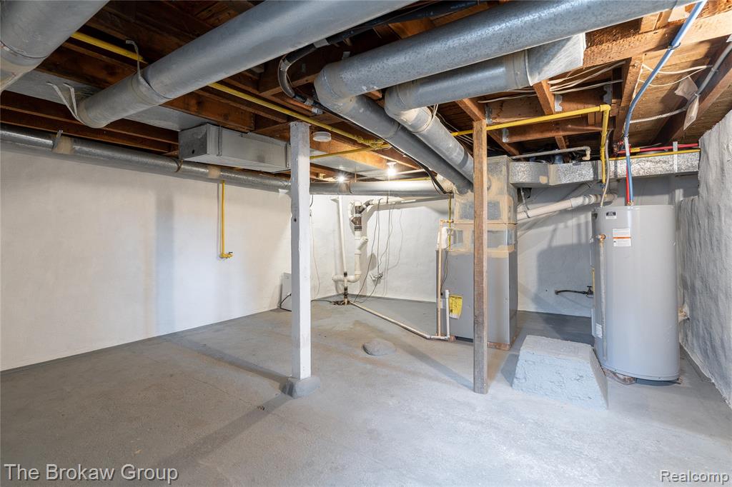 736 N Main Street, Almont, MI 48003 — Photo 46