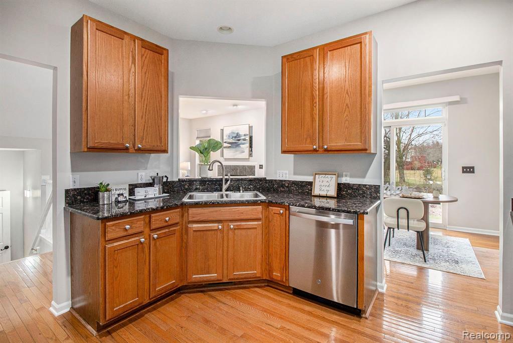 5535 GALLERY PARK Drive, Ann Arbor, MI 48103 — Photo 12