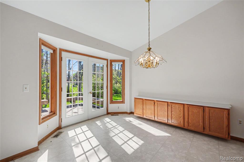 41302 Fortuna Drive E, Clinton Twp, MI 48038 — Photo 15