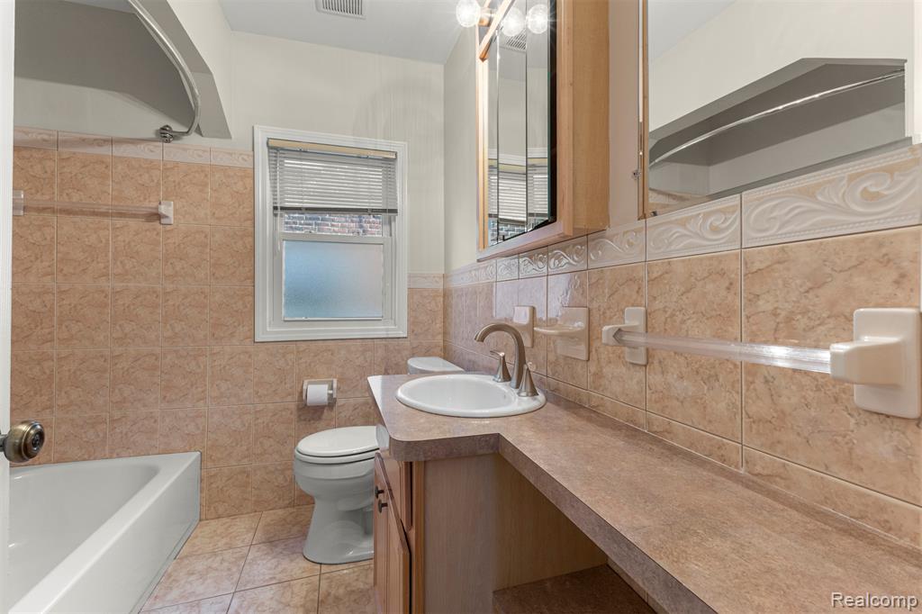 7800 Brace Street, Detroit, MI 48228 — Photo 16
