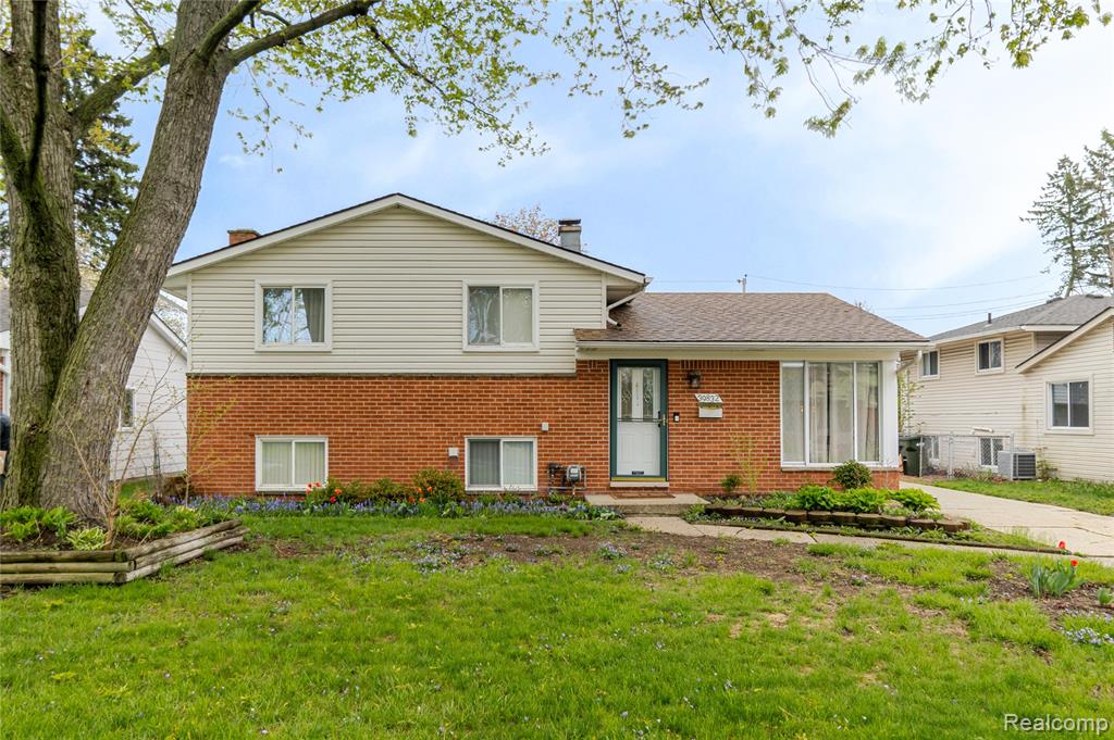 39832 Parklawn Drive, Sterling Heights, MI 48313 — front exterior