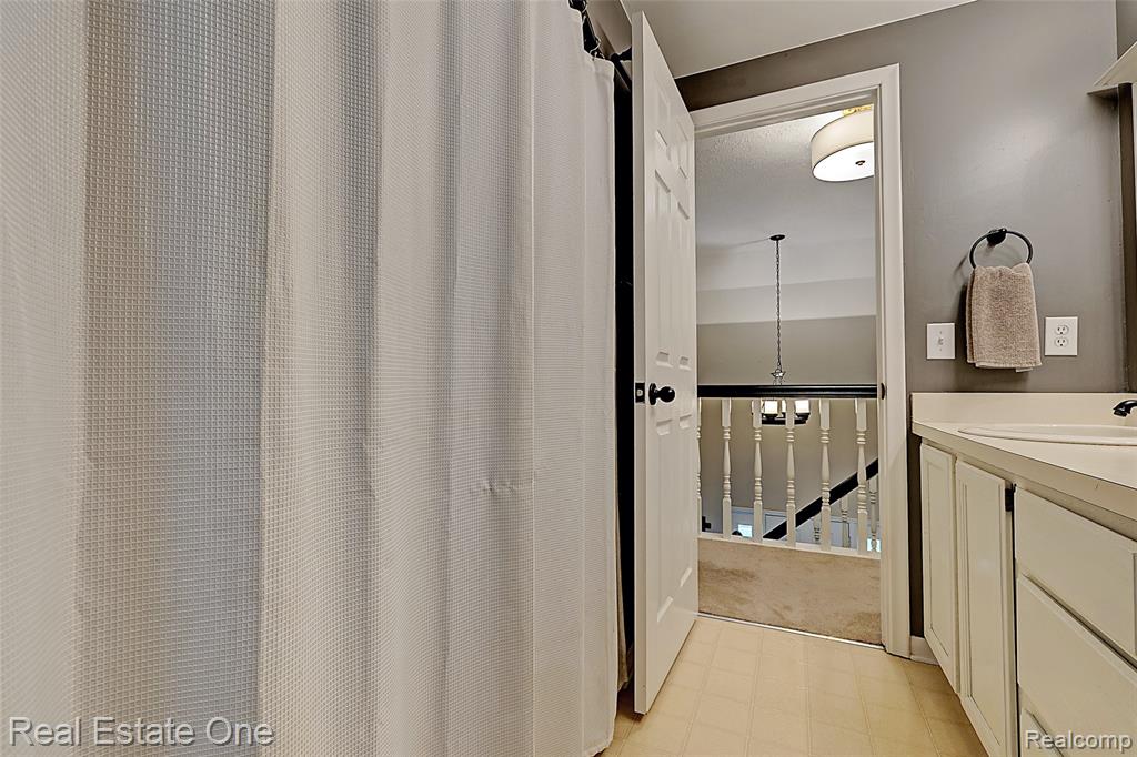 6360 Woodcrest Ridge, Clarkston, MI — Photo 33
