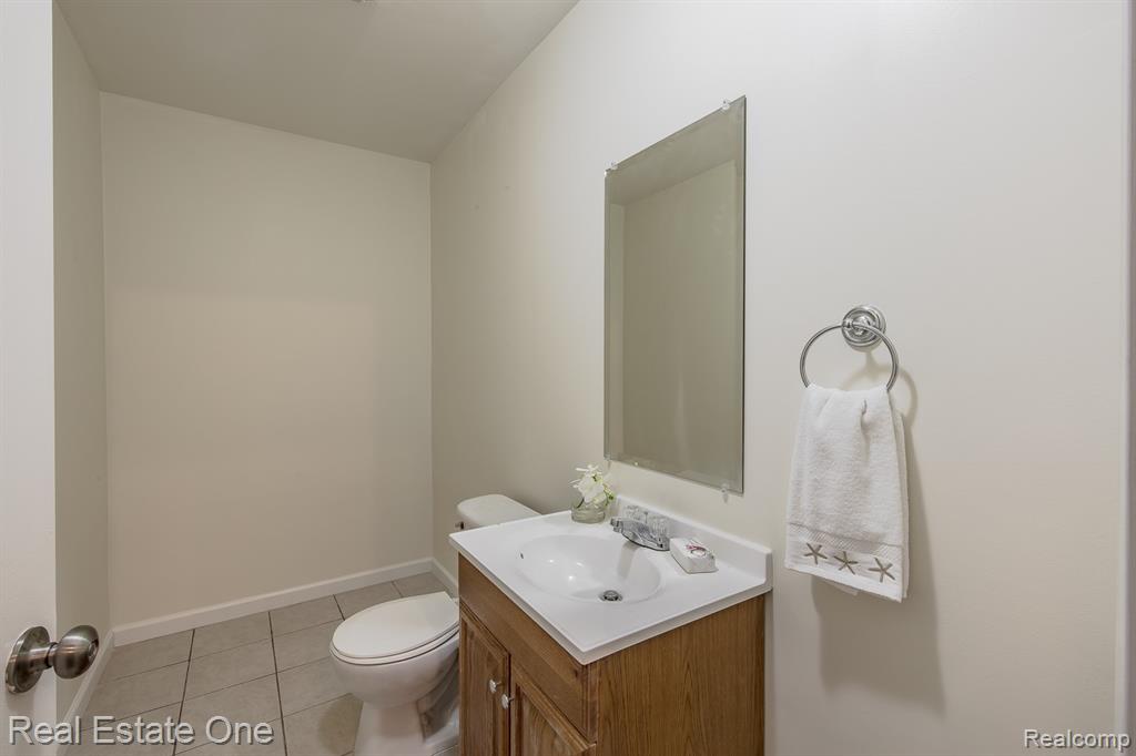 1277 Edelweiss Lane, Waterford, MI 48327 — Photo 21