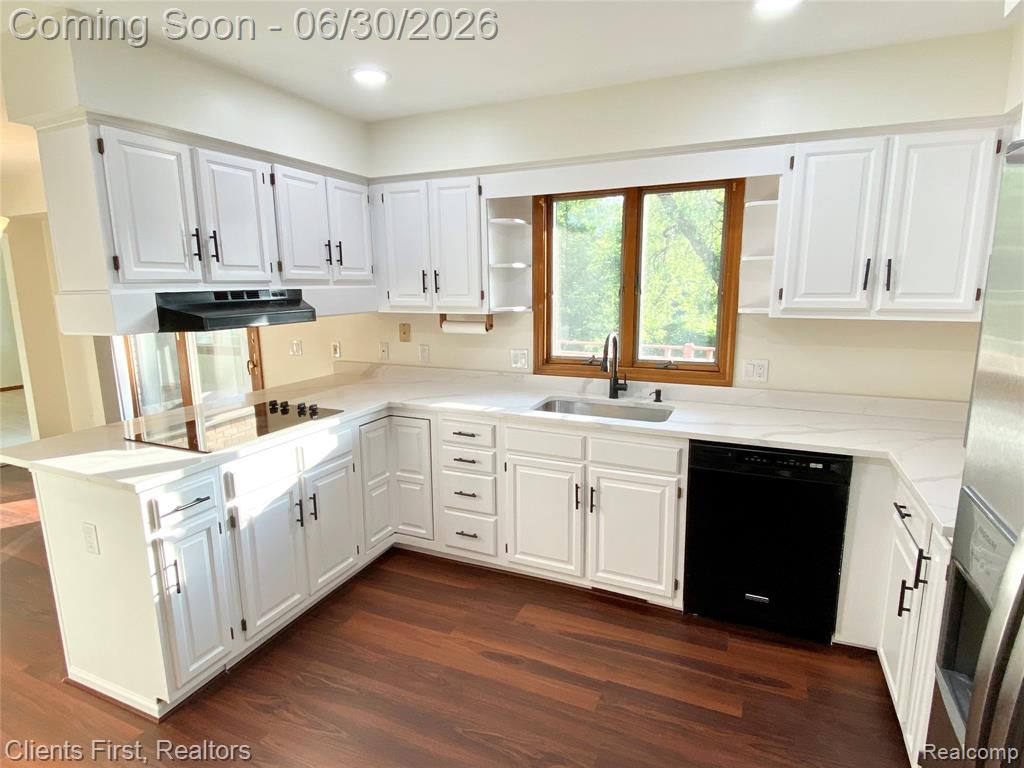 7233 OAKWOOD Drive, West Bloomfield, MI — Photo 11