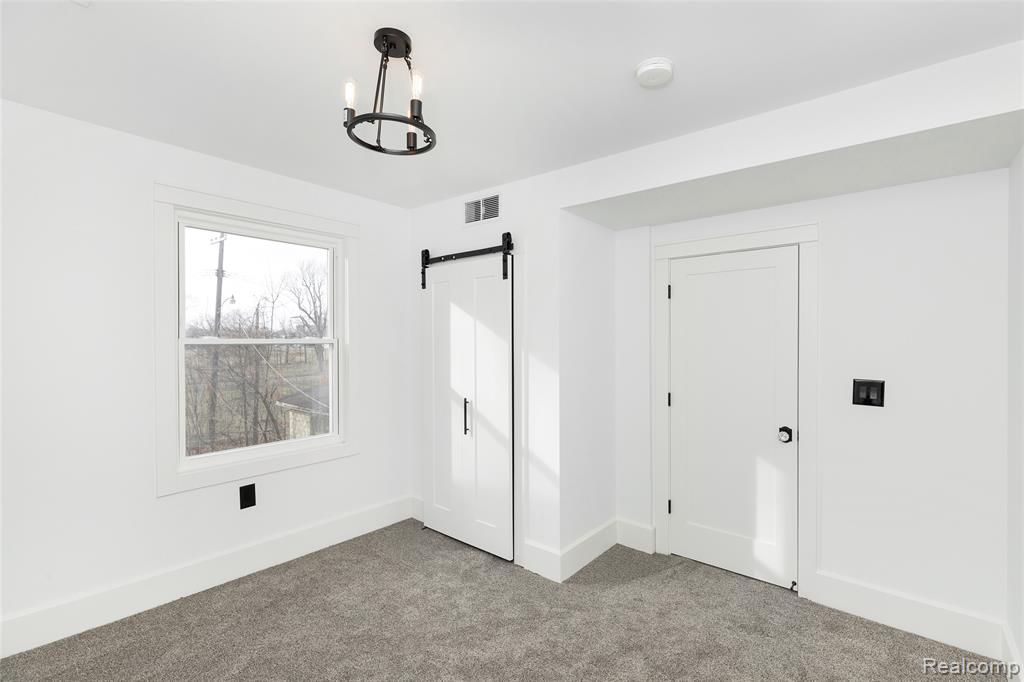1583 Cadillac Boulevard, Detroit, MI 48214 — Photo 29