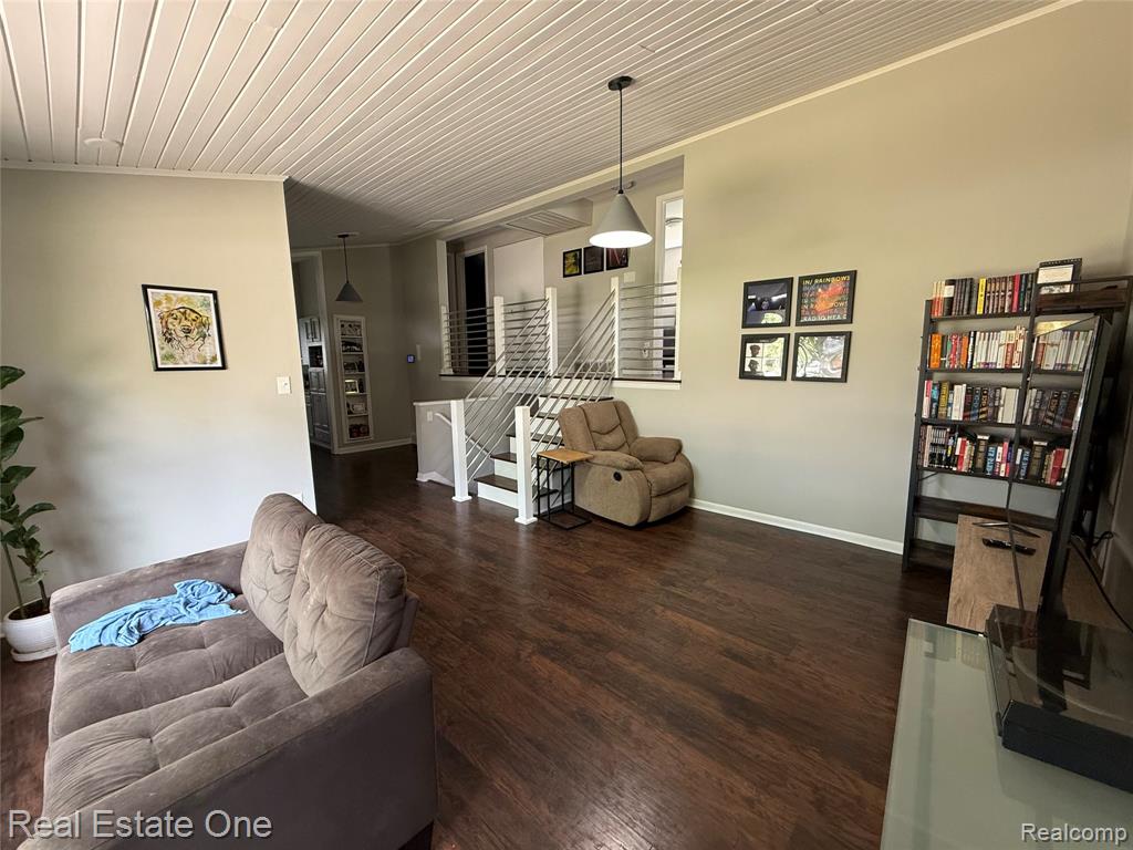 303 N Hill Circle, Rochester, MI 48307 — Photo 4