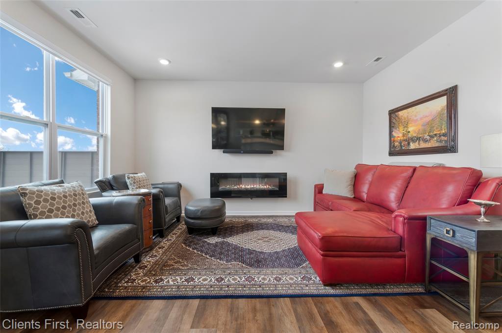 8689 Grove Street, Washington, MI — Photo 12