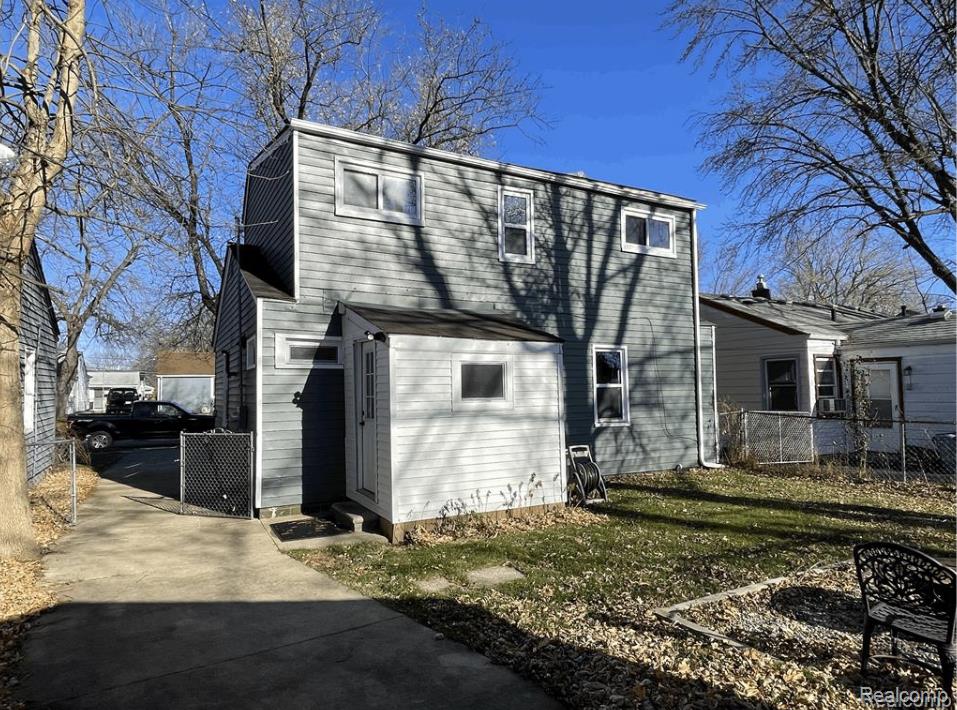 520 E KALAMA Avenue, Madison Heights, MI 48071 — Photo 13