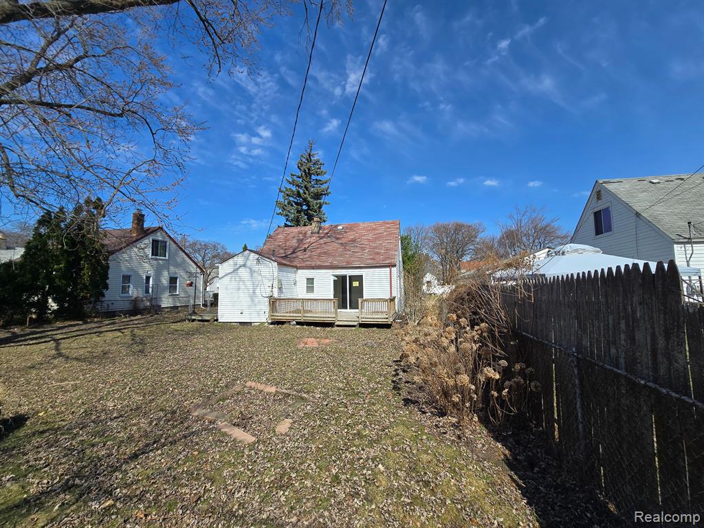 814 E EVELYN Avenue, Hazel Park, MI 48030 — Photo 17