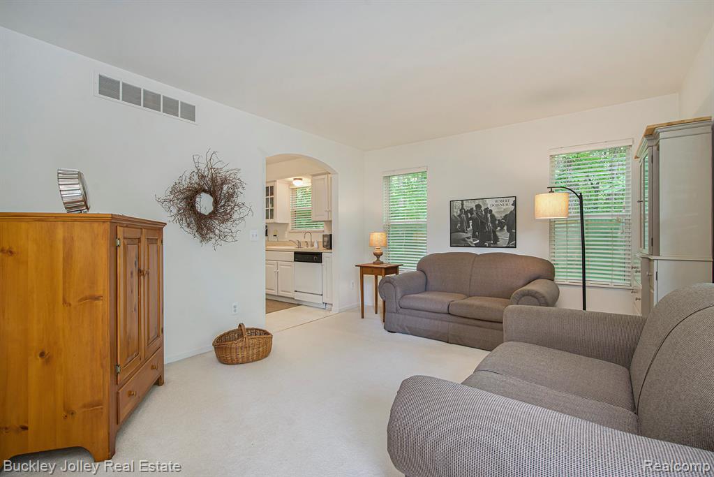 5802 Fernlands Avenue, Hamburg, MI — Photo 14