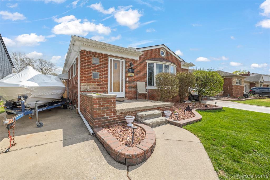 7213 Cortland Avenue, Allen Park, MI 48101 — Photo 3