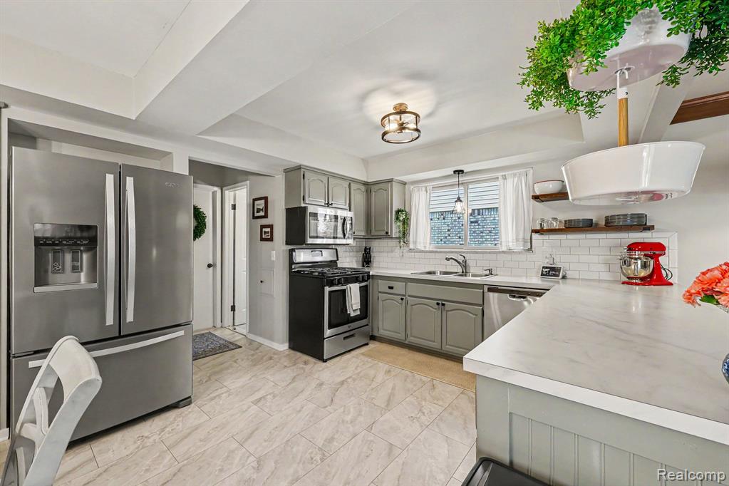 47391 Kathleen Road, Macomb, MI 48044 — Photo 8