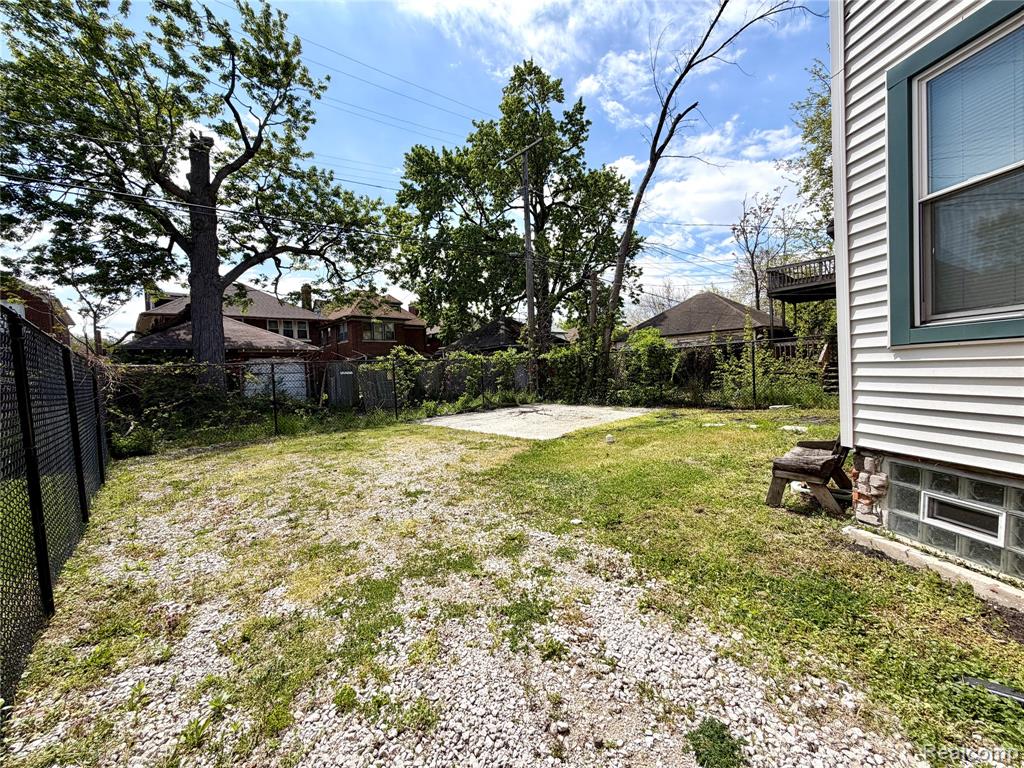 2045 Calvert Street, Detroit, MI 48206 — Photo 40
