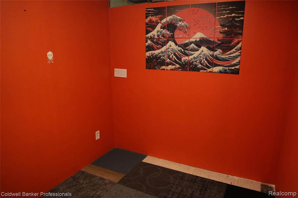 5435 S Sycamore Drive, Burton, MI 48509 — Photo 44