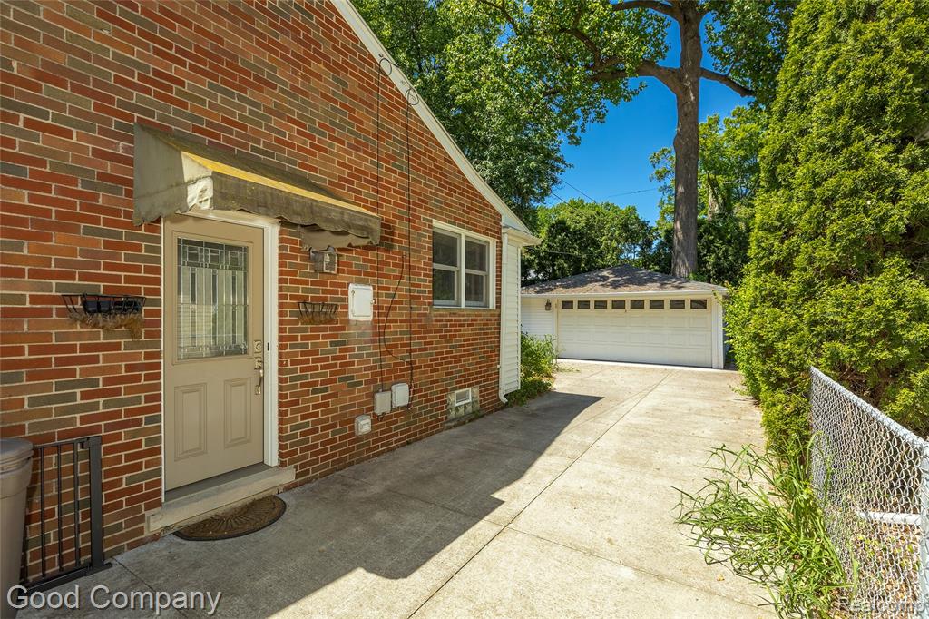 802 Orchard View Drive, Royal Oak, MI 48073 — Photo 42
