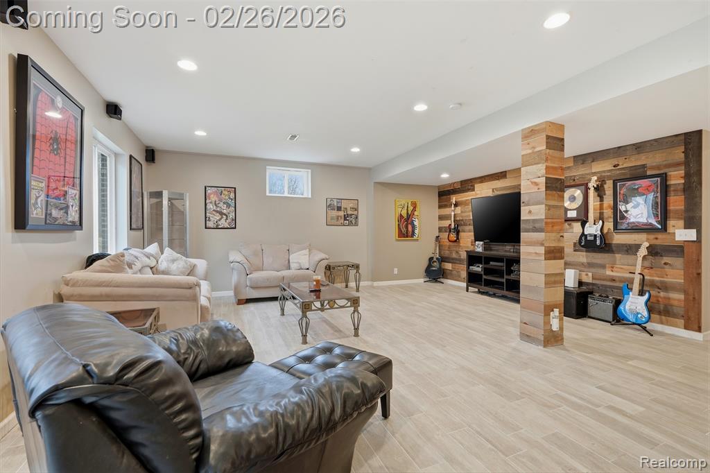 65690 North Avenue, Ray, MI, 00000