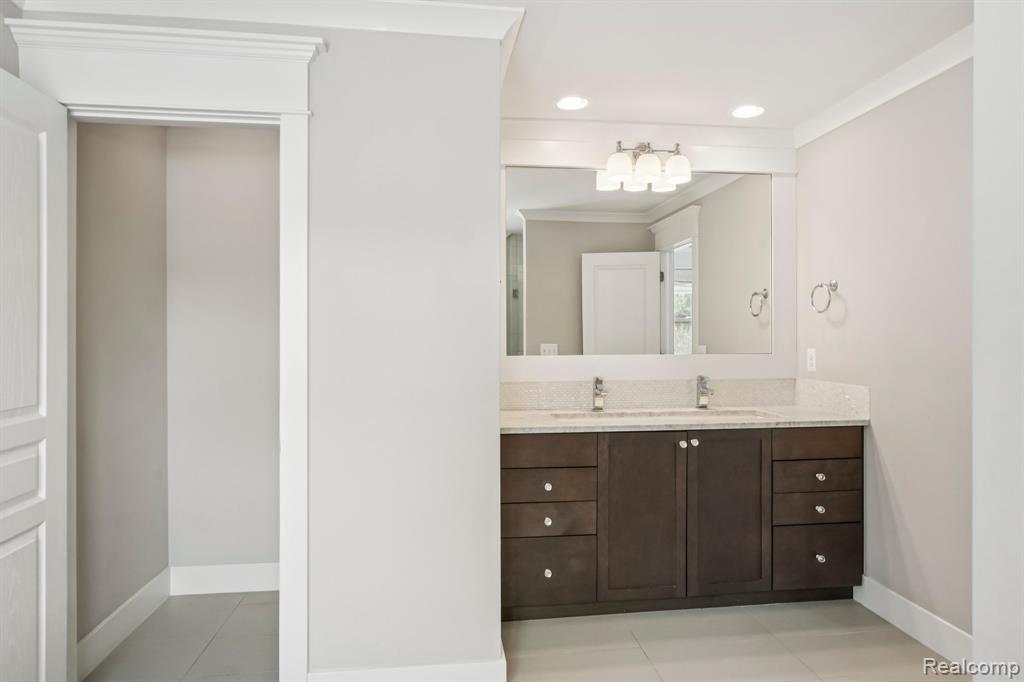 13348 Vernon Avenue, Huntington Woods, MI — Photo 35