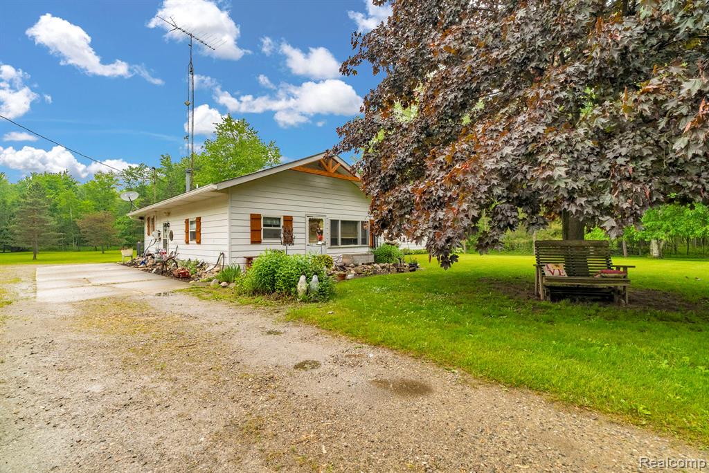 5405 Walker Road, MI 48419 — Photo 10
