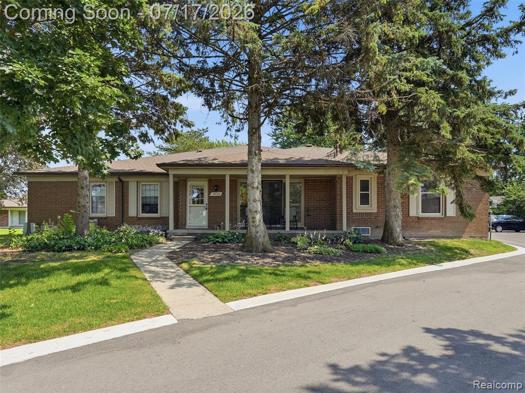 49139 Conway Court, 25, Utica, MI 48315 — Photo 2