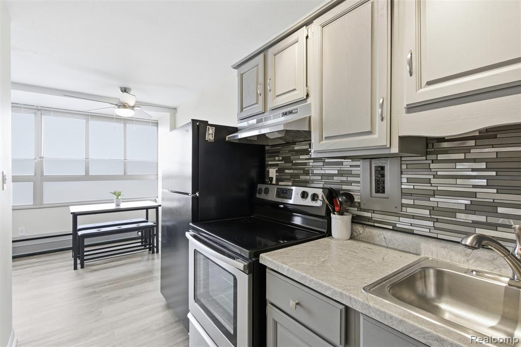 8900 E Jefferson Avenue, 603, Detroit, MI 48214 — Photo 9