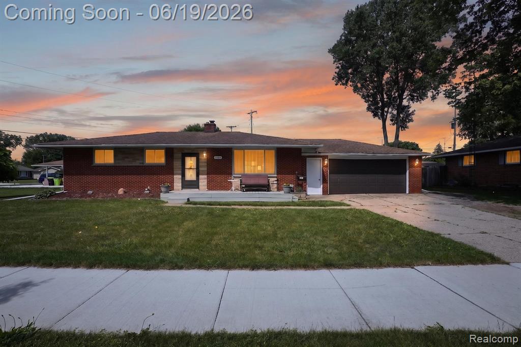 5404 Durwood Drive, Swartz Creek, MI 48473 — front exterior