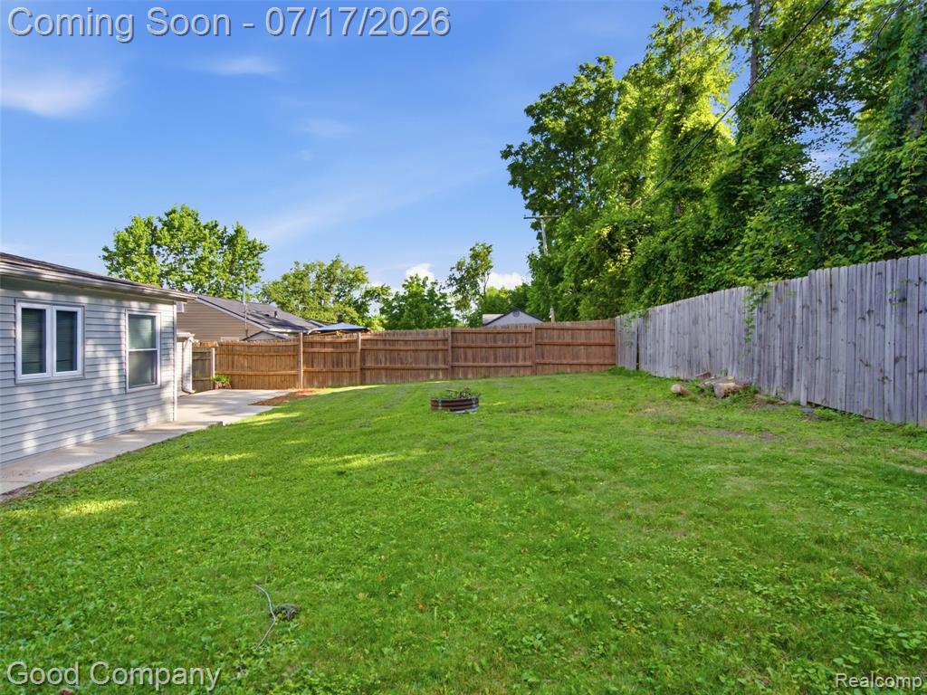 4030 Manitoba Street, Auburn Hills, MI 48326 — Photo 24