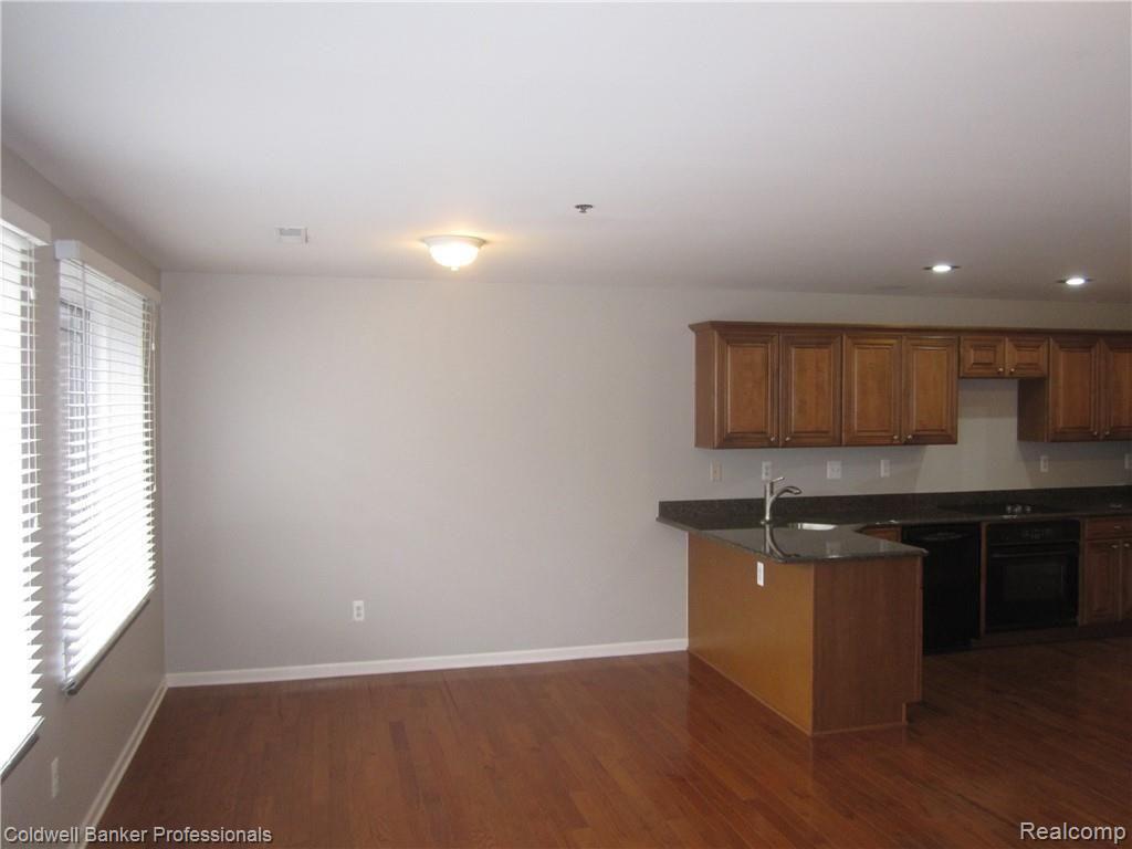 610 E Eleven Mile Road, Royal Oak, MI 48067 — Photo 9
