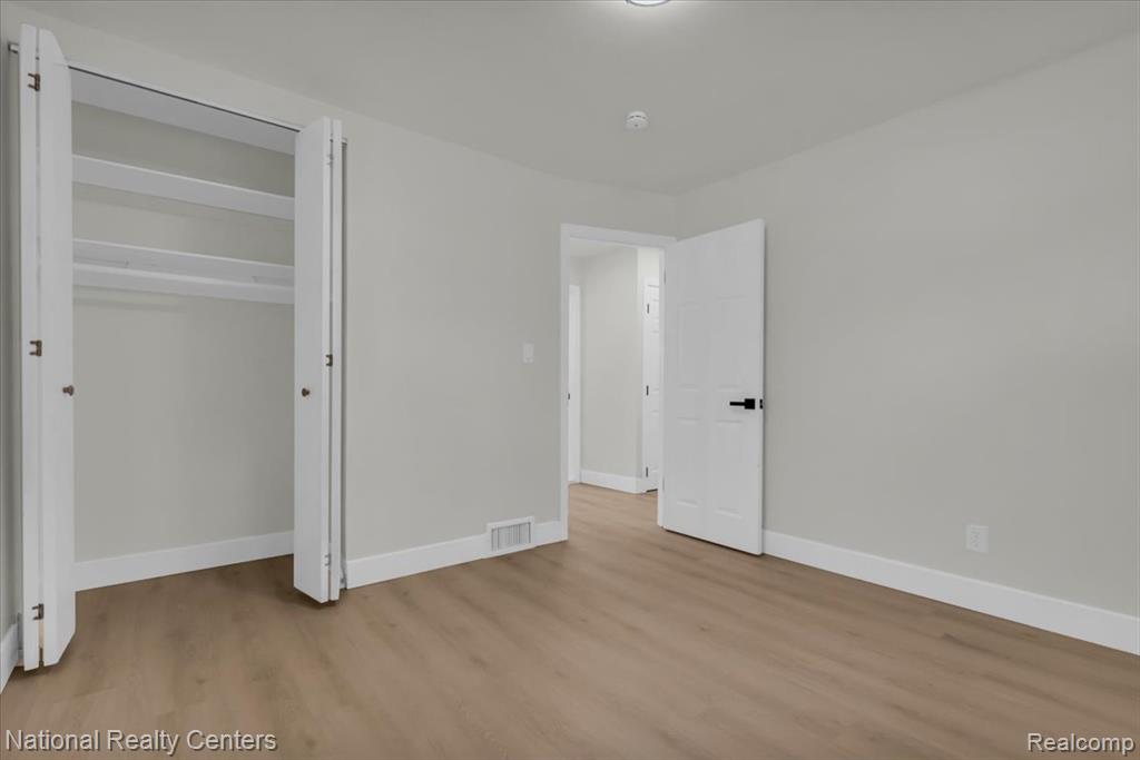 9020 Leverne, Redford, MI 48239 — Photo 17