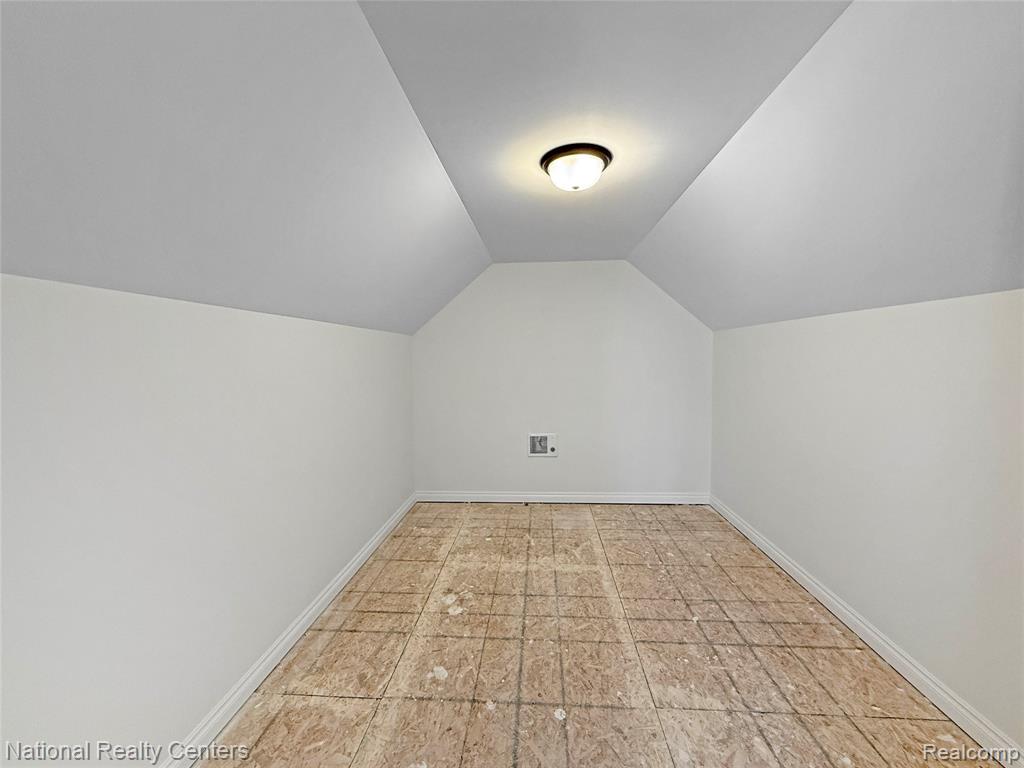 7118 Oak Ridge Court, Clarkston, MI 48348 — Photo 15