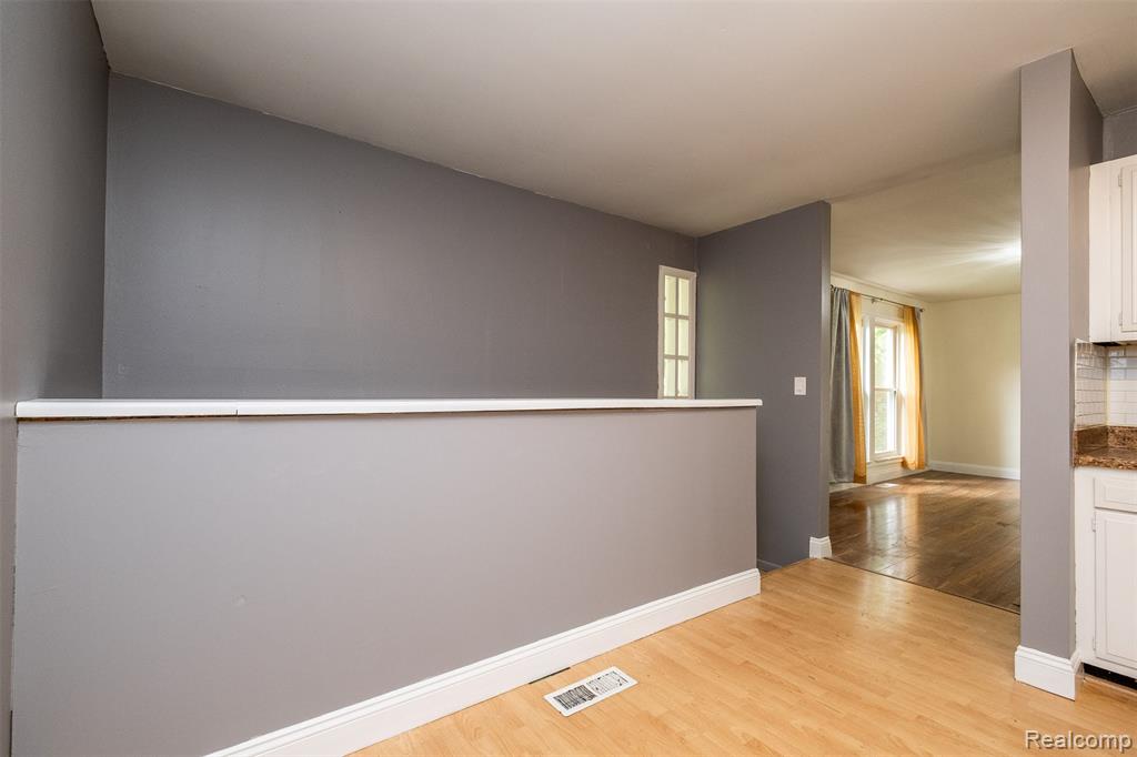 6733 ARDSLEY Drive, Canton, MI 48187 — Photo 15