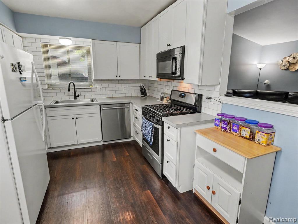 1418 Oakview Drive, Canton, MI 48187 — Photo 3