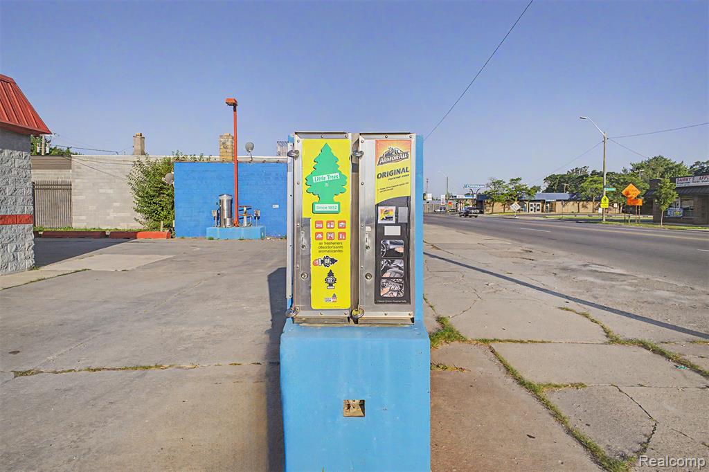 19639 W Warren Avenue, Detroit, MI 48228 — Photo 6