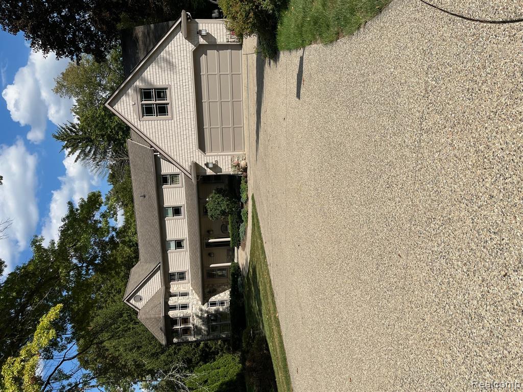 2888 Parkway Place, Hartland, MI 48353 — front exterior