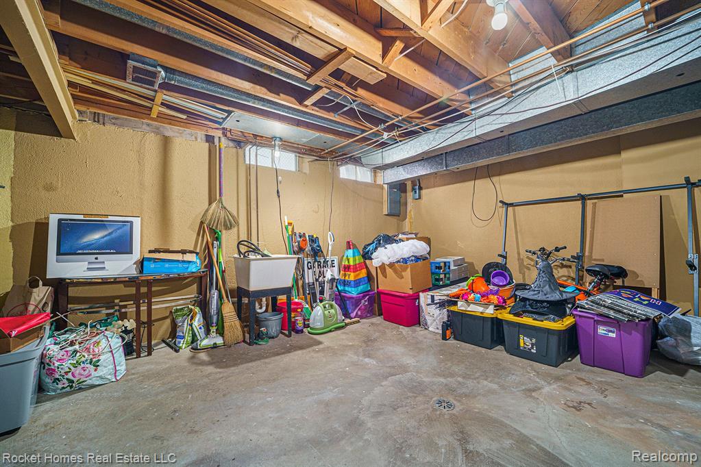 8731 Binney Drive, Warren, MI 48093 — Photo 23