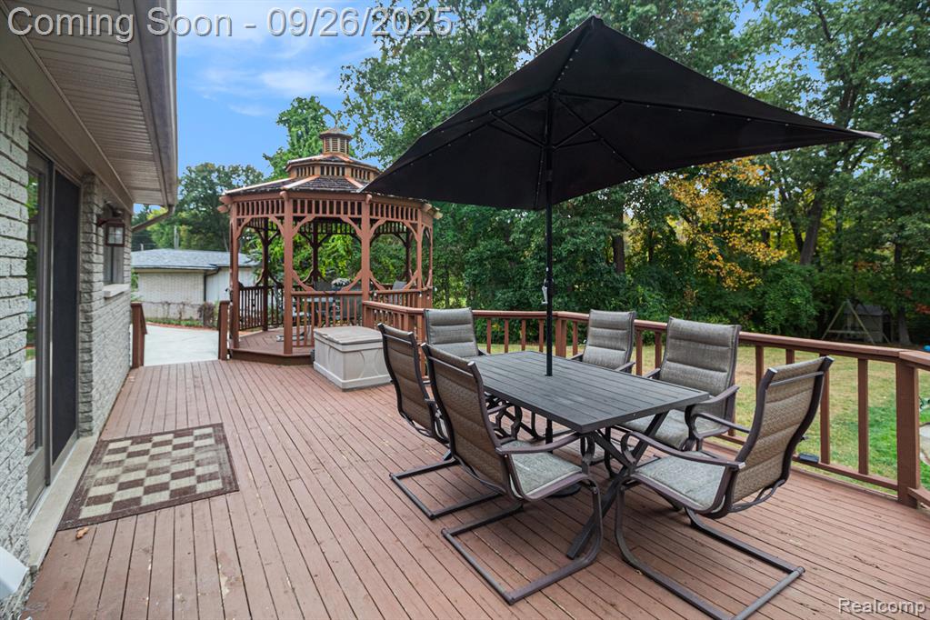 8162 Rene Drive, White Lake, MI — Photo 28