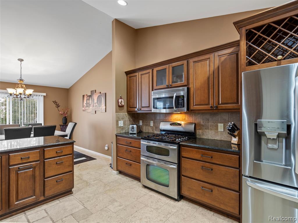 56714 Winding Creek Drive, Macomb, MI 48042 — Photo 11