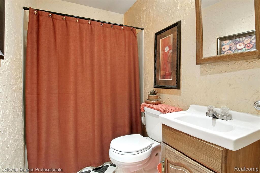 4022 Meigs Avenue, Waterford, MI 48329 — Photo 5